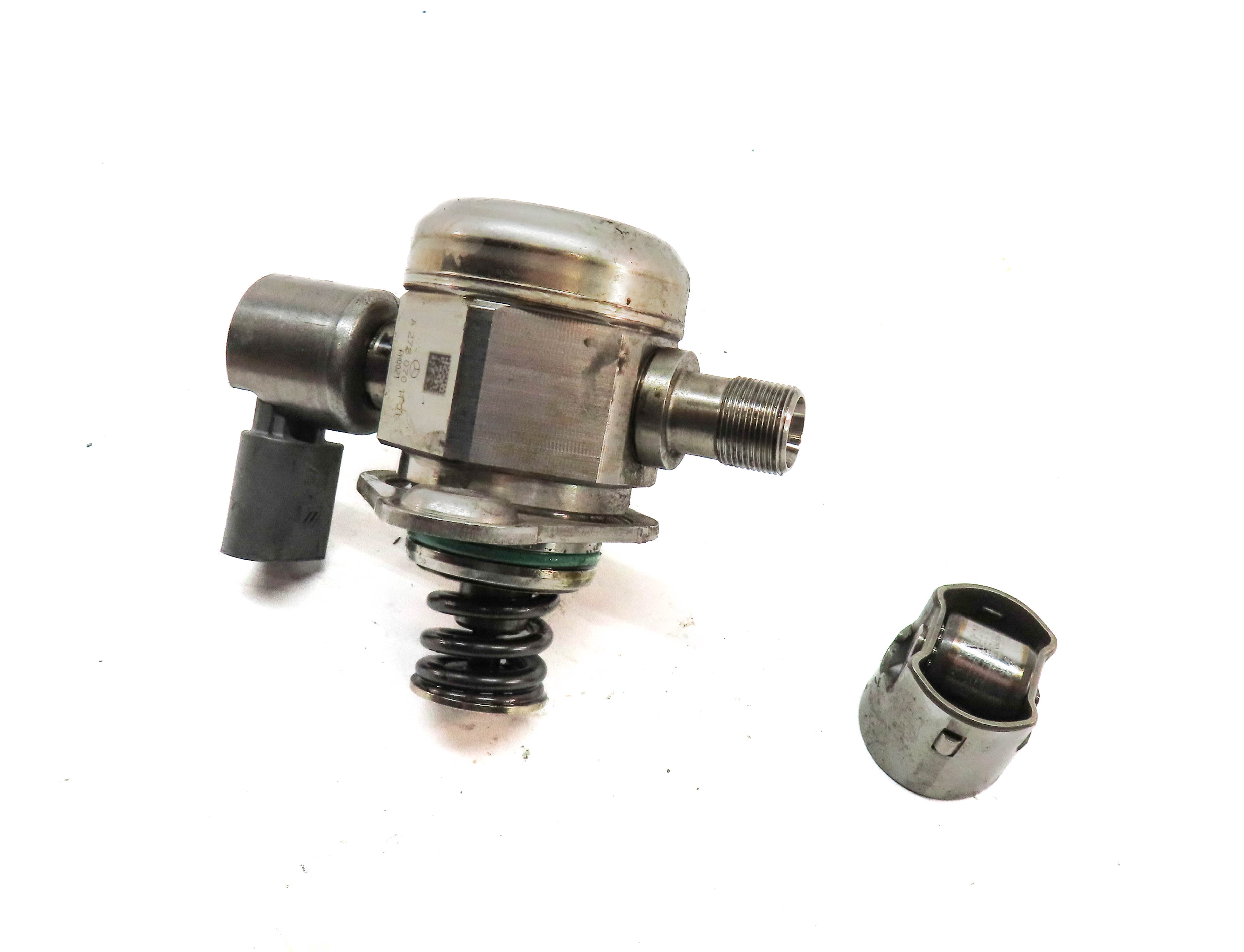 2011-2020 MERCEDES E500 E550 S600 SL450 SL550 GL550 RIGHT MECHANICAL FUEL PUMP — exact item pictured